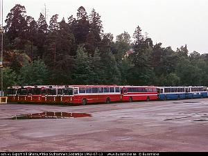 Bussexport SL & VL Sydhamnen,Sdertlje 1992-07-13 Bussexport av SL H1 och VL Ajokki 5300. Den 13 juli 1992 exporterade det ett antal bussar till Ghana. De lastades om...