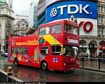 Arriva_MB_353_Piccadilly_Circus_London_2005-05-30