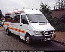 GM_Minibuss_o_Handikapp_KHZ975_Lerums_station_1998-09-09